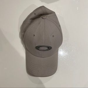 Oakley Hat Man Gray S/M
